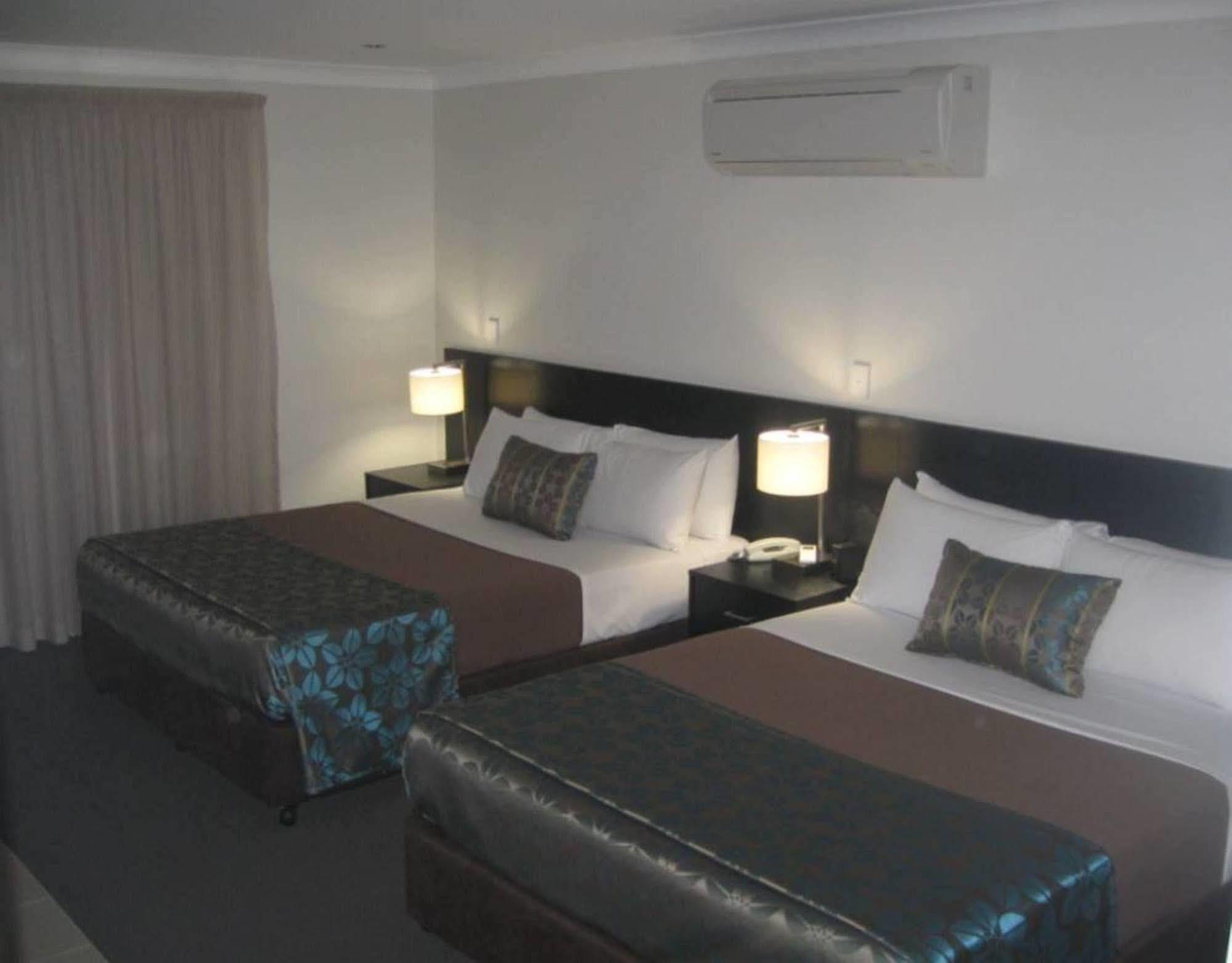Royal Motel Miles Extérieur photo